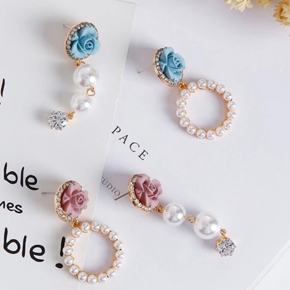 5 for 25$ Super Cute Hoop & Drop Rose &Pearls - Picture 3 of 3